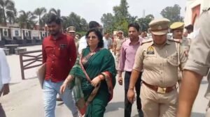 जौहर यूनिवर्सिटी के समर्थन में बिना अनुमति धरना प्रदर्शन करने के ख़िलाफ़ सपा महिला सभा प्रदेश सचिव नीलम यादव और समर्थकों पर केस